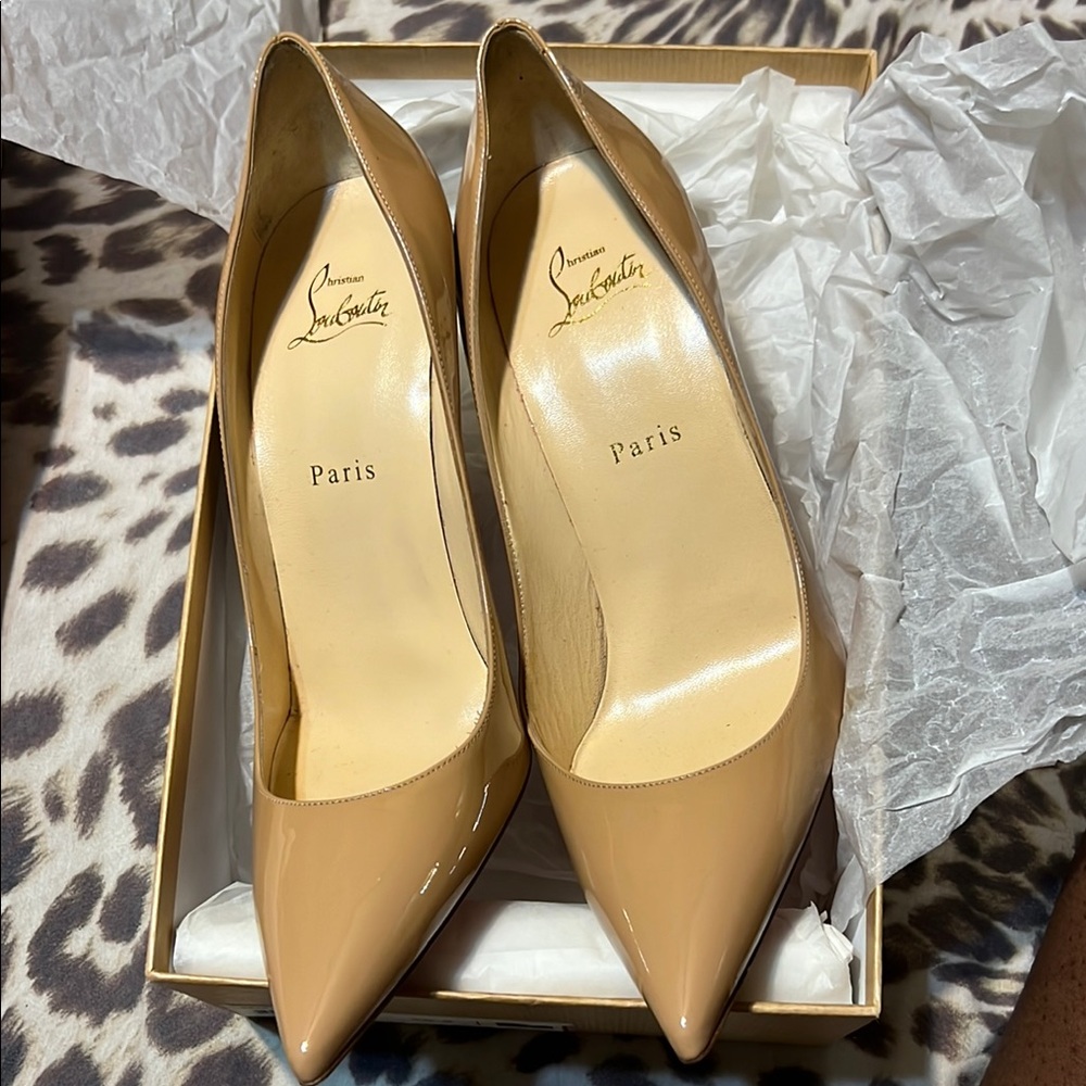Christian Louboutin Beige Heels 40.5
